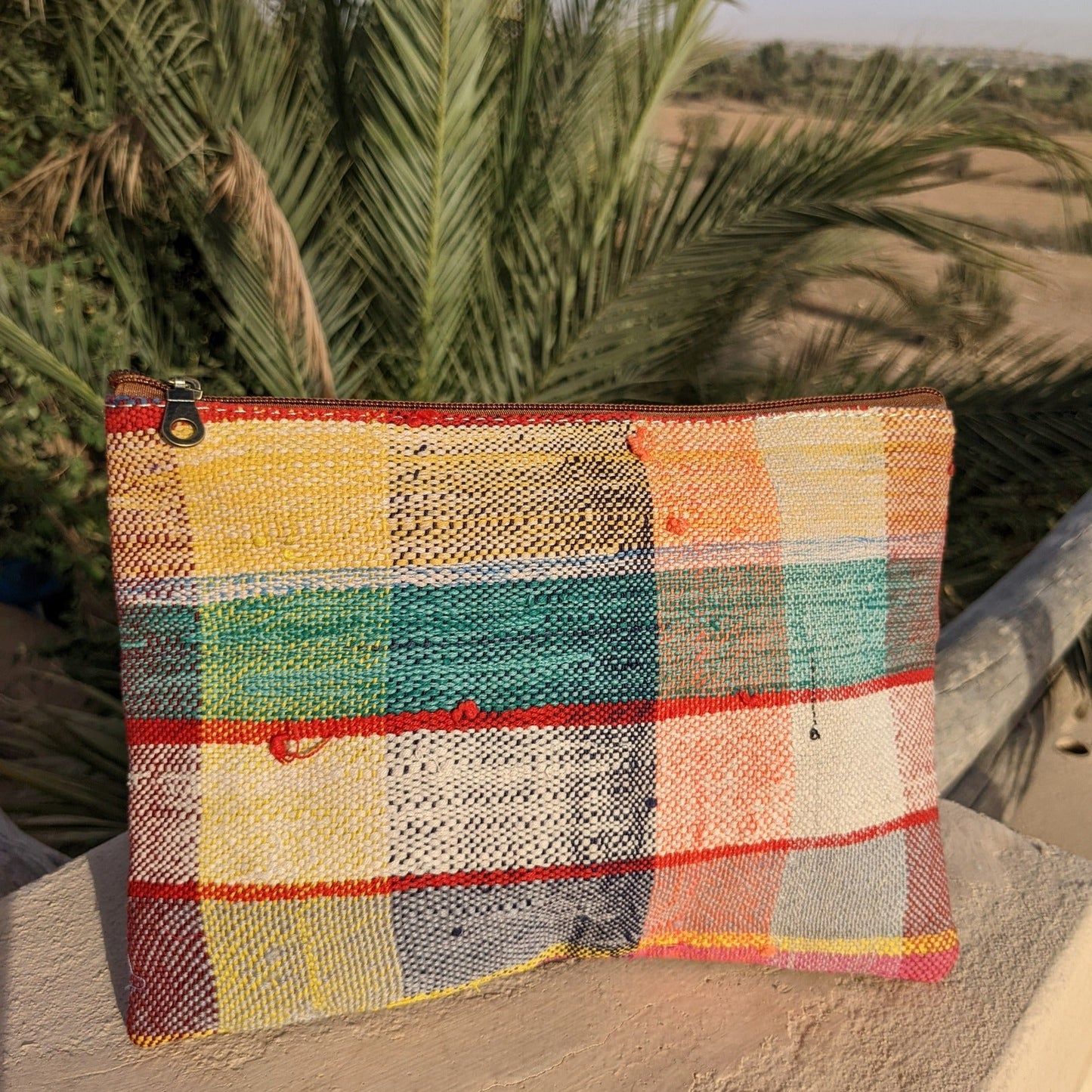 Chacha d'amour | Pochette de voyage ou Pochette de soirée upcyclée en tissu traditionnel HAIK N°18 Pochettes de voyage chacha d'amour 